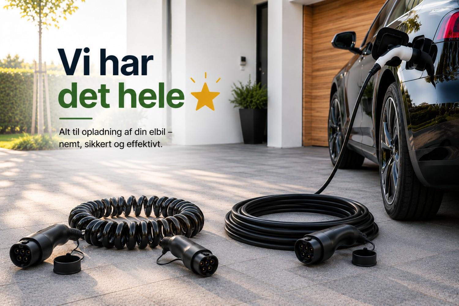 Spiral og almindeligt Type 2 ladekabel til elbil foran moderne dansk bolig med elbil under hjemmeladning.